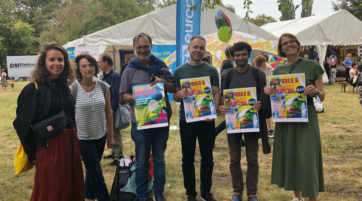 Projektkoordiantion "Zukunft gestalten" 2, 3, v. l. Anke lenhardt und Wolf Günther Thiel der Old School ICA /Havelberg) mit der Geschäftsführenden Wybke Wiechell (.lkj) Sachen-Anhalt) r., und Robert Klein (Resonanzboden) Mitte. Foto: AGSA e. V.